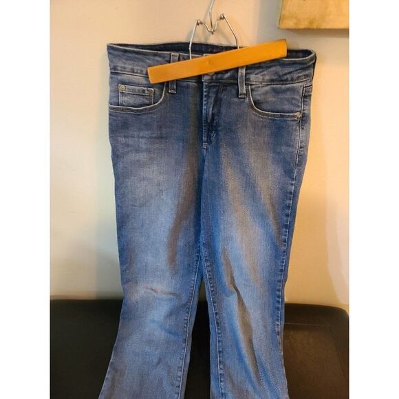 Womans Not Your Daughters Jeans Straight Leg Medium Wash Size 2 - Picture 2 of 5